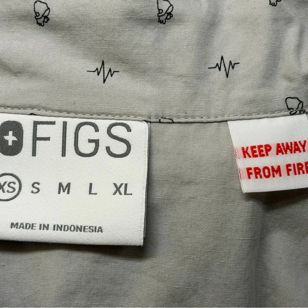 Figs Heartbeat 100% Cotton Pajama Top (XS) - Picture 6 of 8